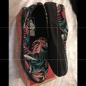 BRAND NEW VANS SALE‼️💙💚❤️